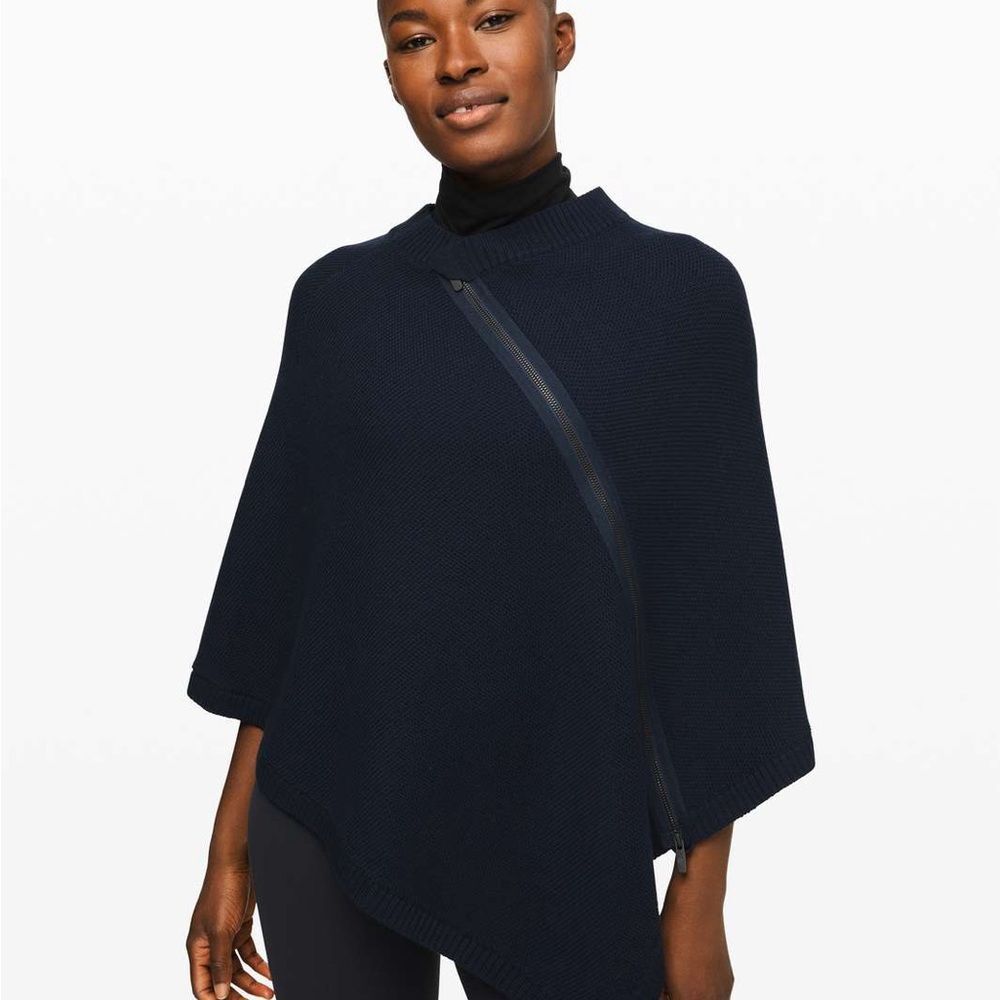 Lululemon On The Go Poncho in True Navy | One Size | OS